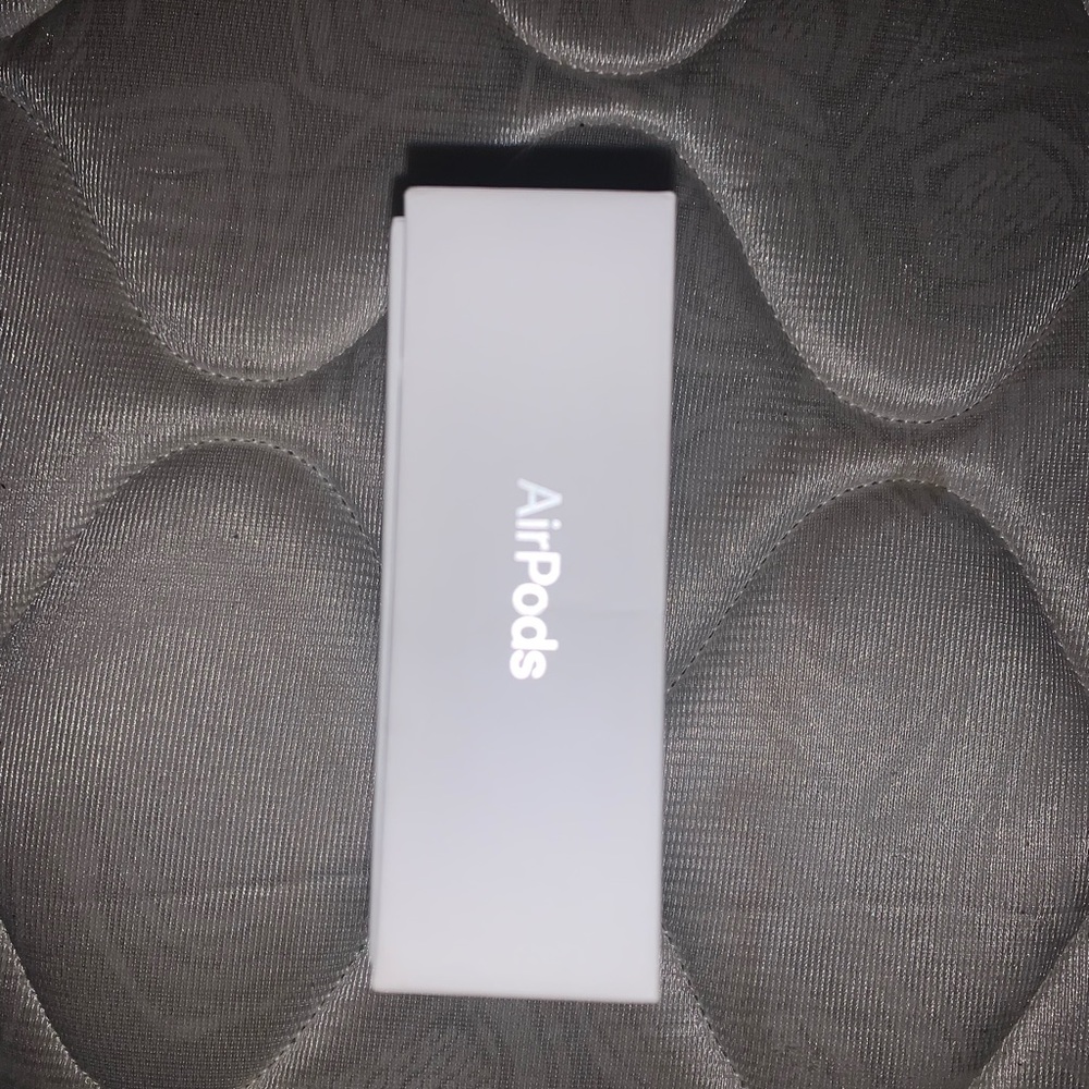 Apple AirPods ( 2nd Gen )
